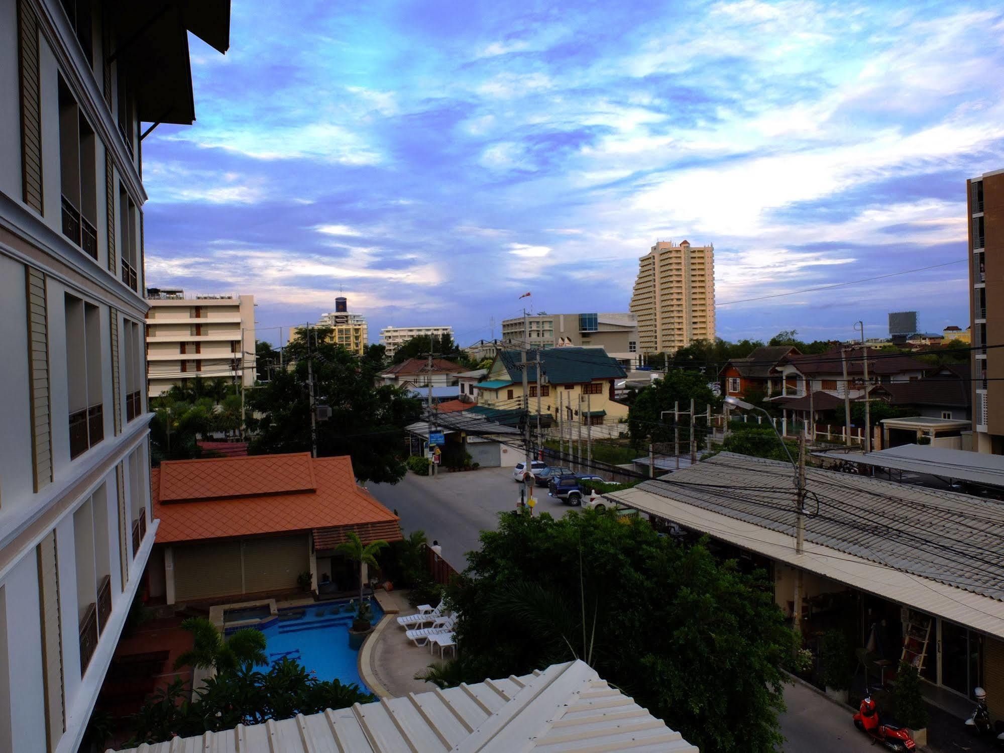 Narawan Hotel, Хуа Хин Экстерьер фото